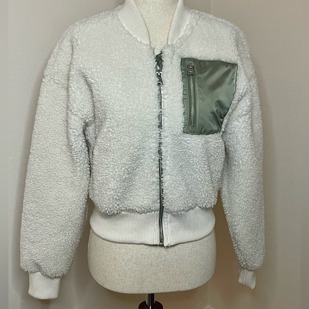 Abercrombie & Fitch XS Sherpa Fleece BomberJacket with Olive Zip Pocket